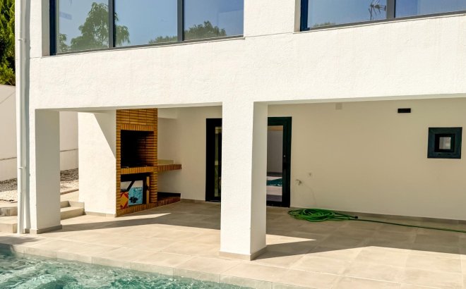 Resale - Villa -
Torrevieja - Los Balcones - Los Altos del Edén