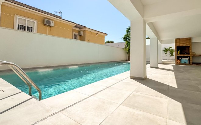 Resale - Villa -
Torrevieja - Los Balcones - Los Altos del Edén