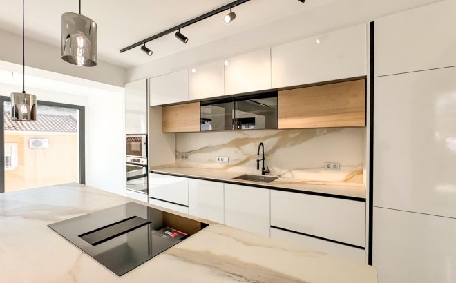 Resale - Villa -
Torrevieja - Los Balcones - Los Altos del Edén