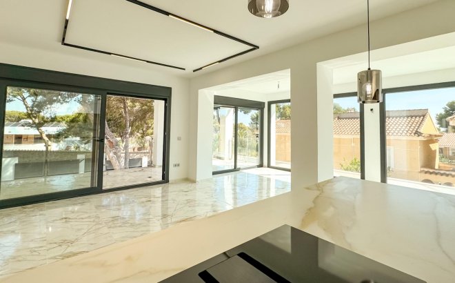 Resale - Villa -
Torrevieja - Los Balcones - Los Altos del Edén