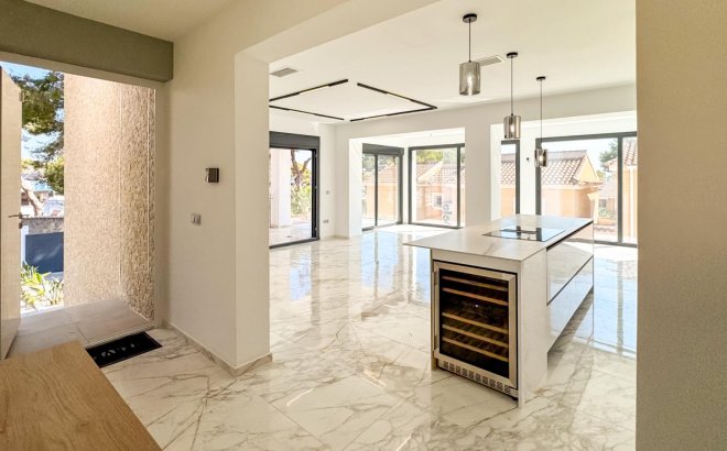 Resale - Villa -
Torrevieja - Los Balcones - Los Altos del Edén