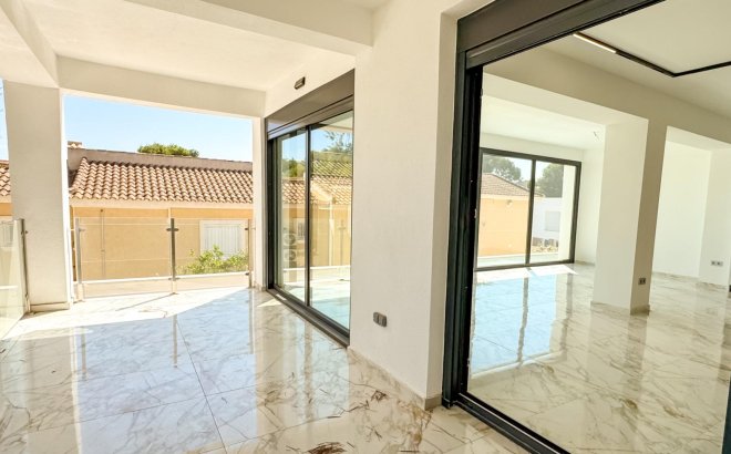 Resale - Villa -
Torrevieja - Los Balcones - Los Altos del Edén