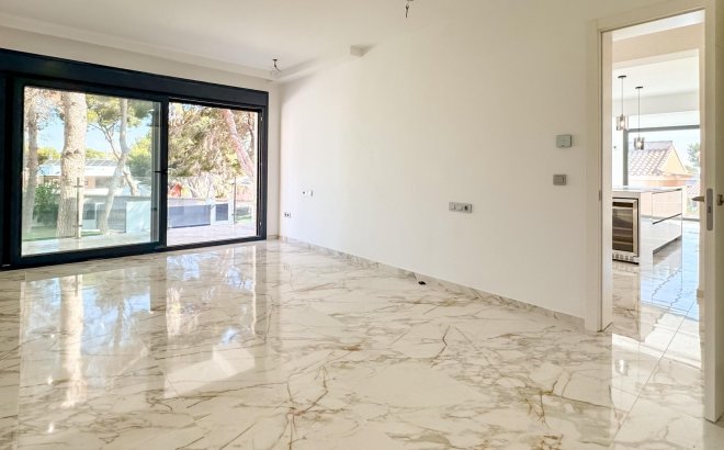 Resale - Villa -
Torrevieja - Los Balcones - Los Altos del Edén