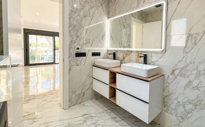 Resale - Villa -
Torrevieja - Los Balcones - Los Altos del Edén