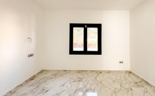 Resale - Villa -
Torrevieja - Los Balcones - Los Altos del Edén