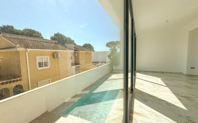 Resale - Villa -
Torrevieja - Los Balcones - Los Altos del Edén