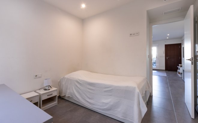 Resale - Bungalow -
Torrevieja - Costa Blanca