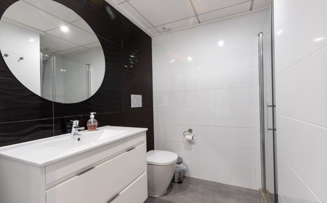 Resale - Bungalow -
Torrevieja - Costa Blanca