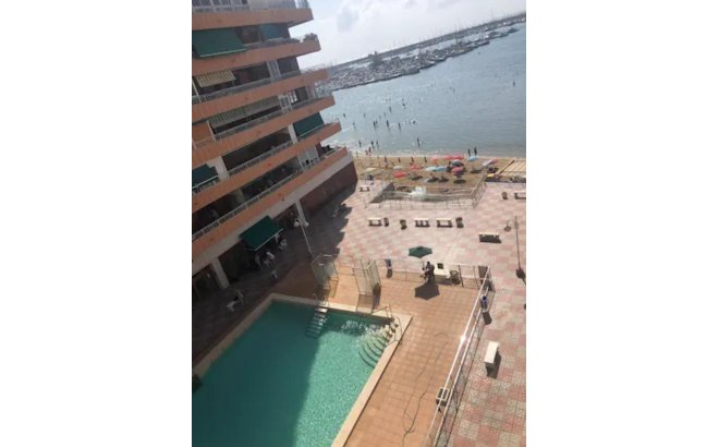 Resale - Dúplex -
Torrevieja - Playa De Los Naufragos