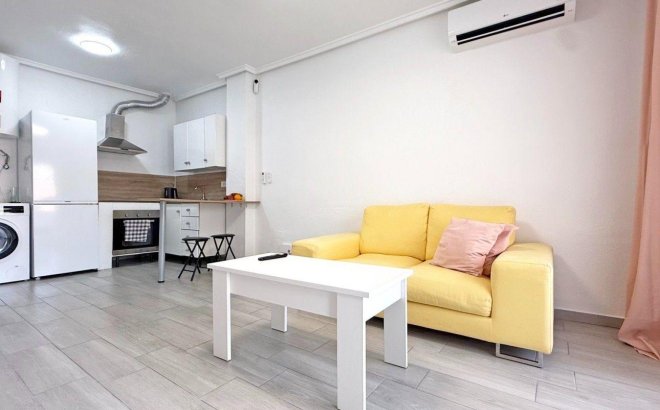 Resale - Apartment -
Torrevieja - Playa del Cura