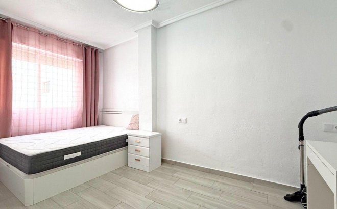 Resale - Apartment -
Torrevieja - Playa del Cura
