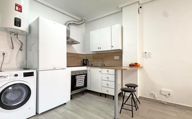 Resale - Apartment -
Torrevieja - Playa del Cura