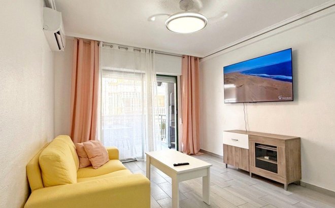Resale - Apartment -
Torrevieja - Playa del Cura