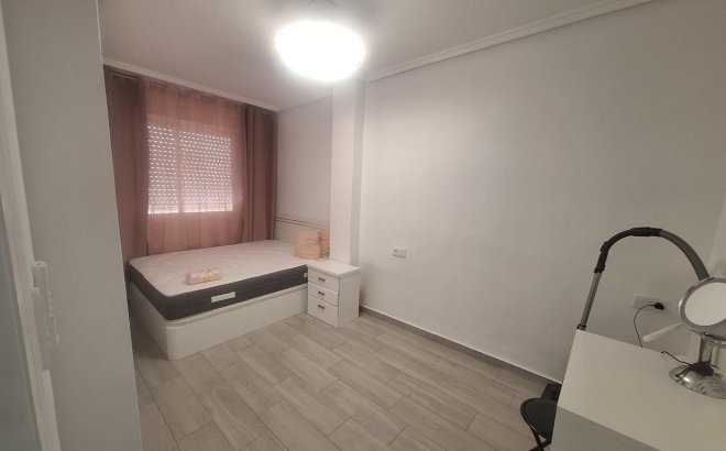 Resale - Apartment -
Torrevieja - Playa del Cura