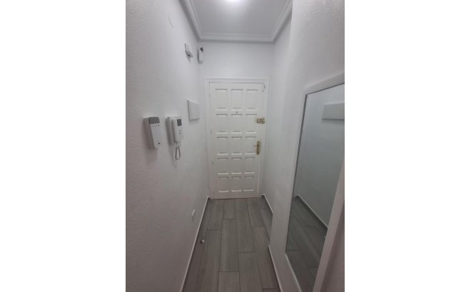 Resale - Apartment -
Torrevieja - Playa del Cura