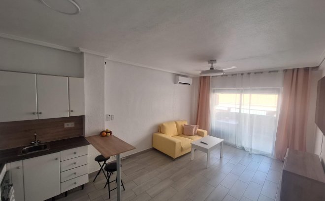 Resale - Apartment -
Torrevieja - Playa del Cura