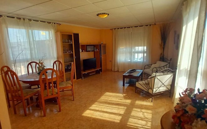 Herverkoop - Town House -
Torrevieja - Nueva Torrevieja