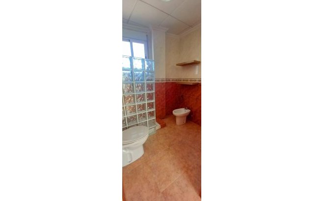 Herverkoop - Town House -
Torrevieja - Nueva Torrevieja