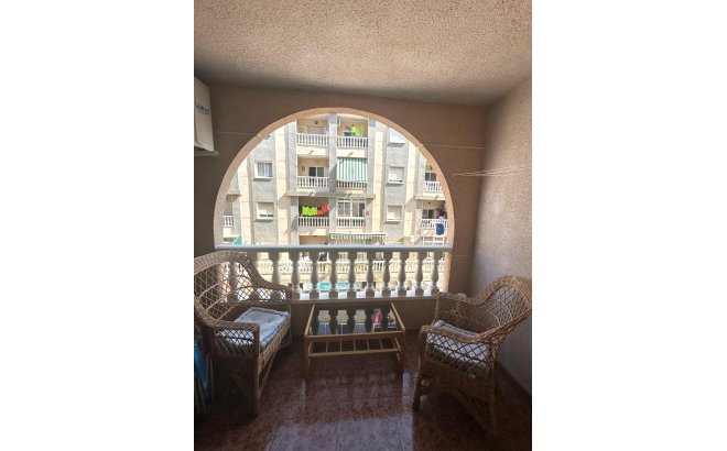 Resale - Apartment -
Torrevieja - Centro