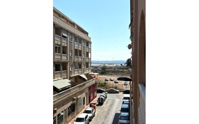 Resale - Apartment -
Torrevieja - Centro