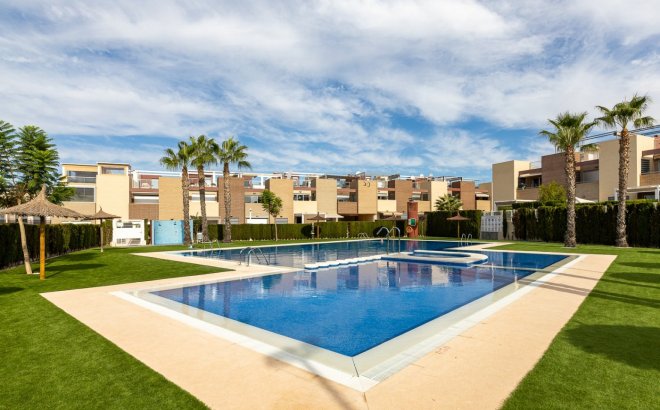 Resale - Town House -
Torrevieja - Sector 25
