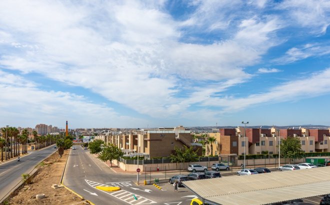 Resale - Town House -
Torrevieja - Sector 25