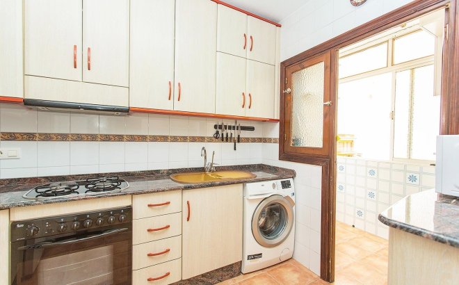 Herverkoop - Appartement -
Torrevieja - Playa del Cura