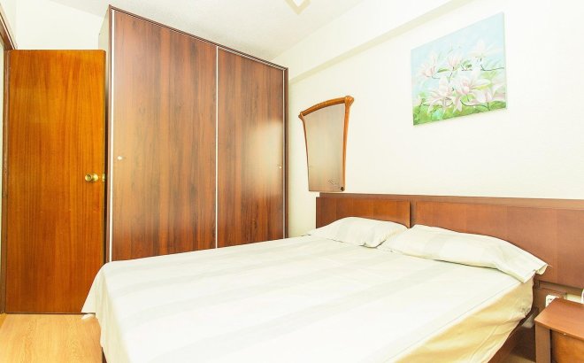 Herverkoop - Appartement -
Torrevieja - Playa del Cura