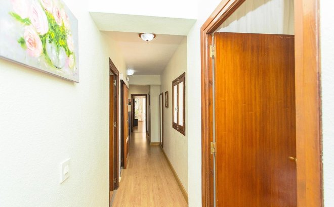 Herverkoop - Appartement -
Torrevieja - Playa del Cura