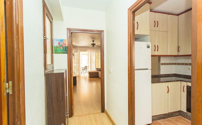 Herverkoop - Appartement -
Torrevieja - Playa del Cura