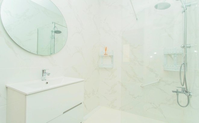 Herverkoop - Appartement -
Torrevieja - Playa del Cura