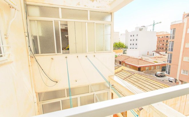 Herverkoop - Appartement -
Torrevieja - Playa del Cura