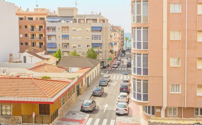 Herverkoop - Appartement -
Torrevieja - Playa del Cura