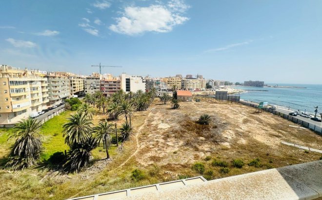 Resale - Penthouse -
Torrevieja - Playa del Cura