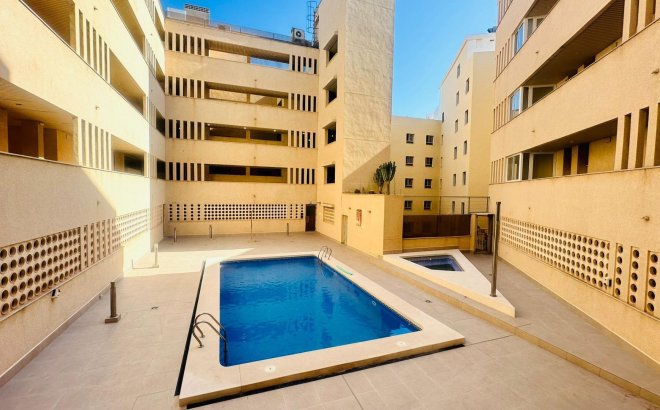 Resale - Penthouse -
Torrevieja - Playa del Cura