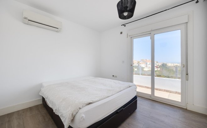 Resale - Villa -
Torrevieja - Aguas Nuevas