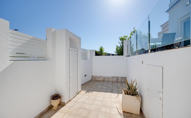 Resale - Villa -
Torrevieja - Aguas Nuevas