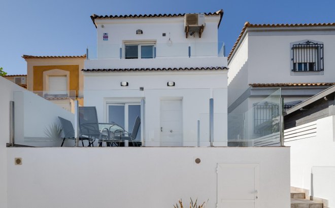 Resale - Villa -
Torrevieja - Aguas Nuevas