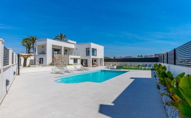 Herverkoop - Villa -
Torrevieja - La Veleta
