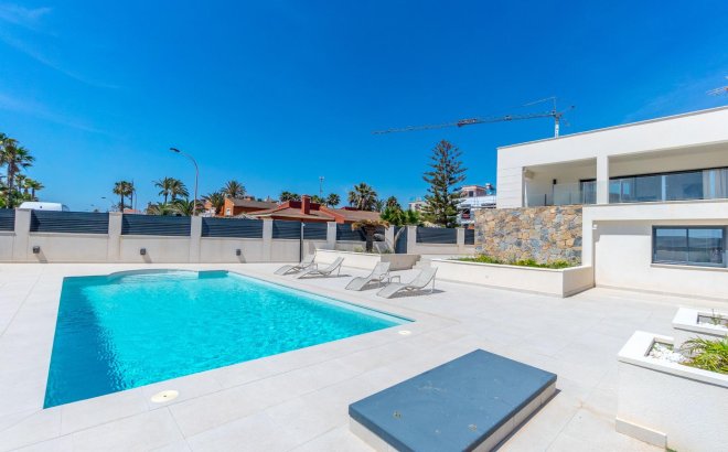 Herverkoop - Villa -
Torrevieja - La Veleta