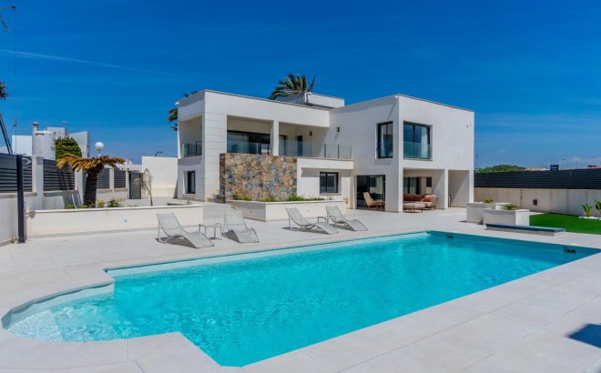 Herverkoop - Villa -
Torrevieja - La Veleta