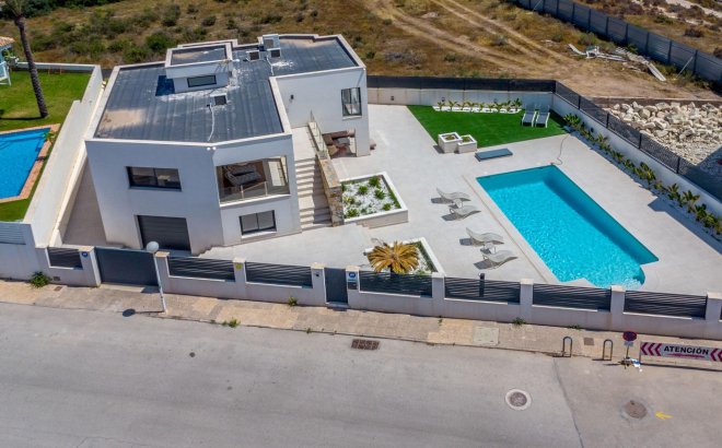 Herverkoop - Villa -
Torrevieja - La Veleta