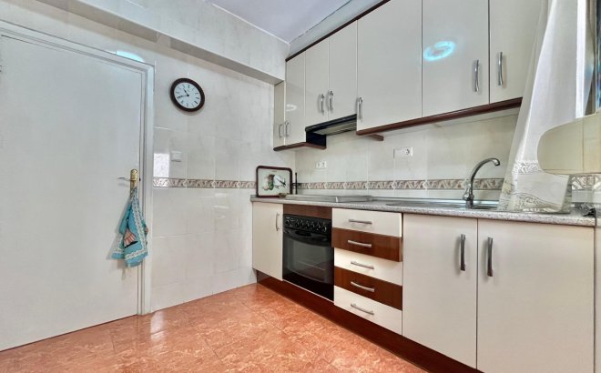 Revente - Appartement -
Torrevieja - Estacion De Autobuses