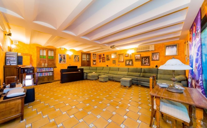 Revente - Commercial -
Torrevieja