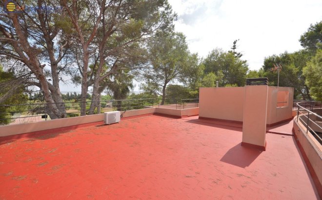 Resale - Villa -
Torrevieja - Los Balcones