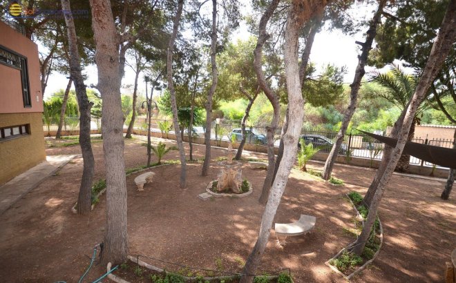 Resale - Villa -
Torrevieja - Los Balcones