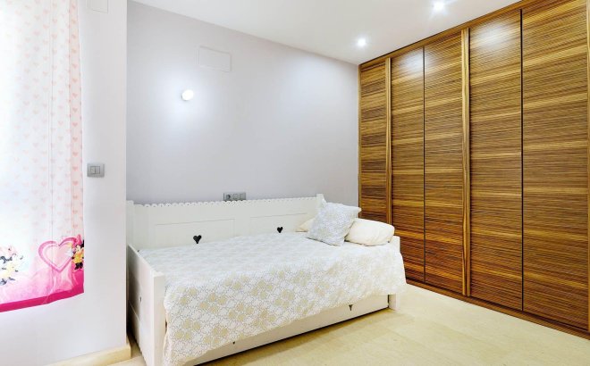 Resale - Penthouse -
Torrevieja