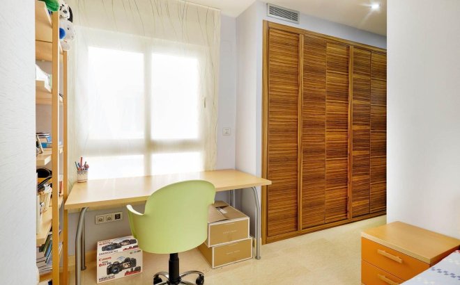 Resale - Penthouse -
Torrevieja