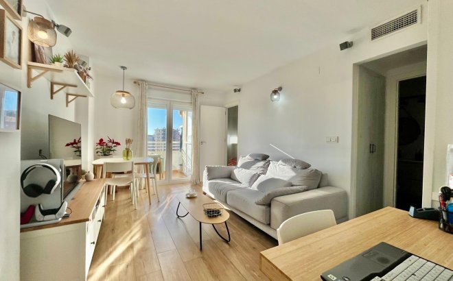 Herverkoop - Appartement -
Torrevieja - Calas Blanca