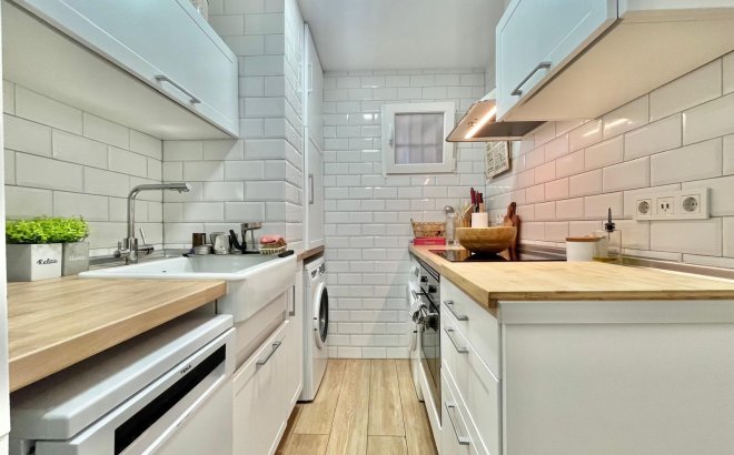 Herverkoop - Appartement -
Torrevieja - Calas Blanca